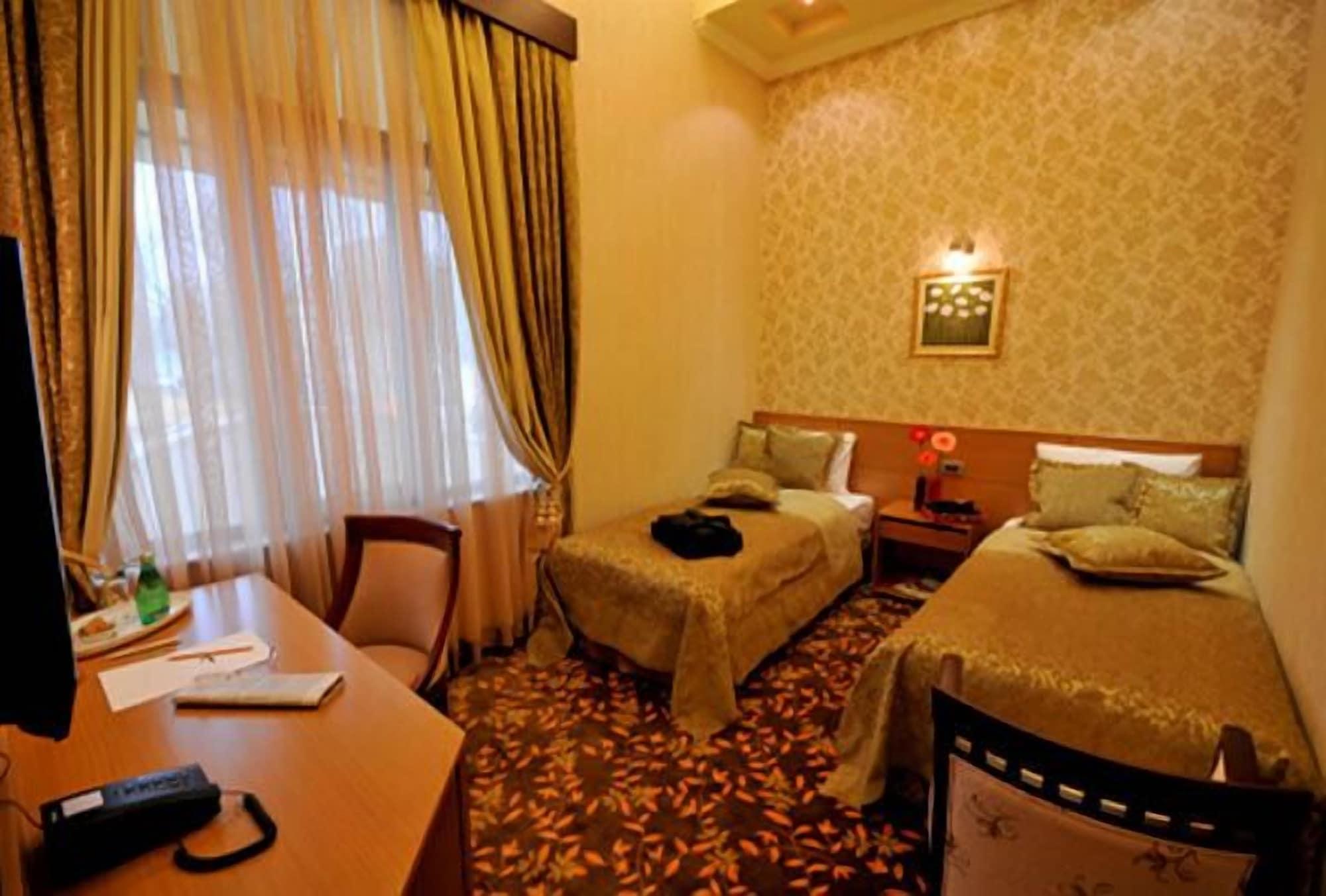 Riviera Hotel 4*